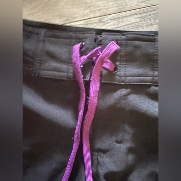 Athleta Boardshort with Floral Details Swim Surf In Black and Purple Size 6 - Picture 5 of 6